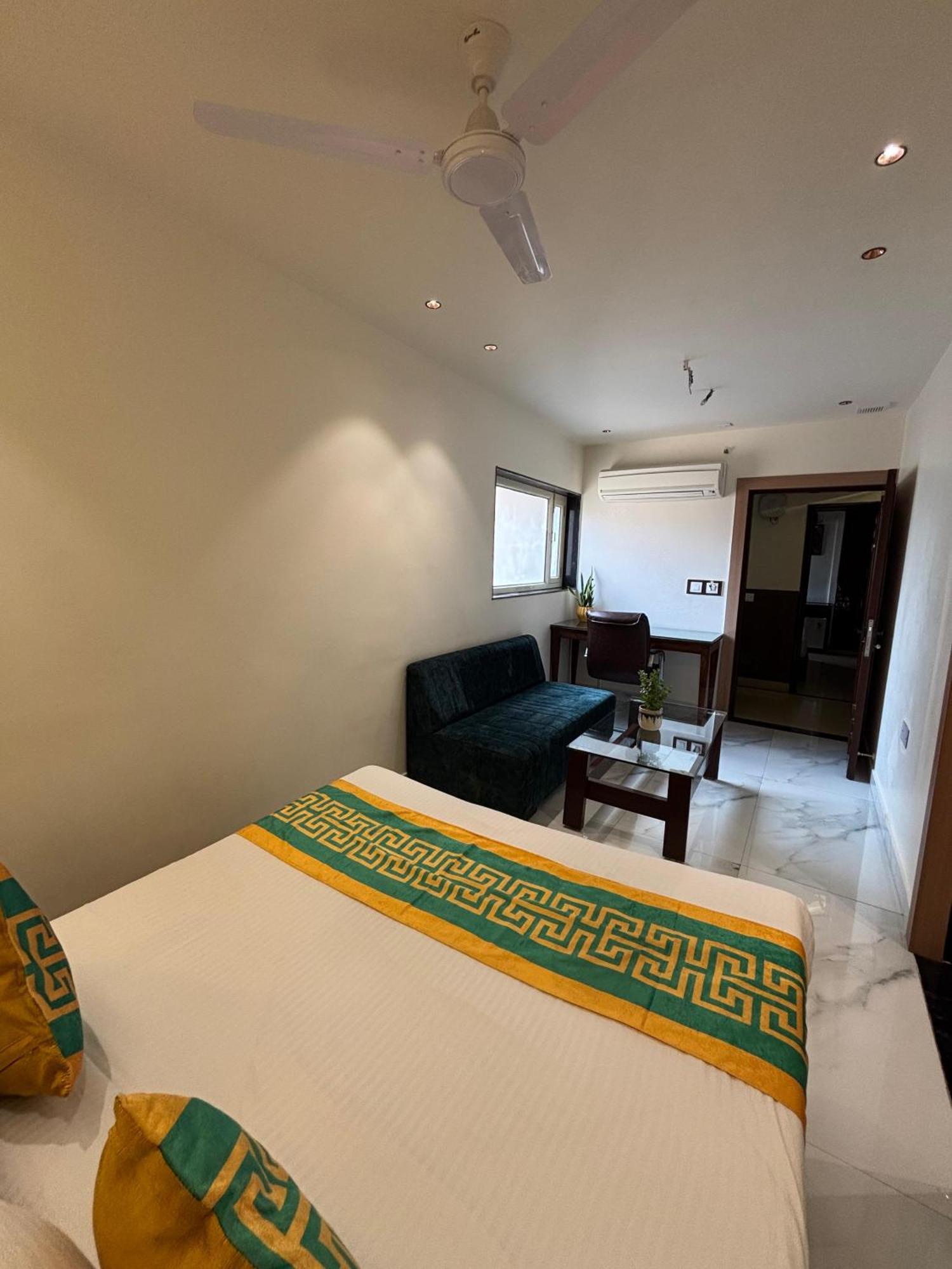 Taj Inn Hotel Агра Экстерьер фото