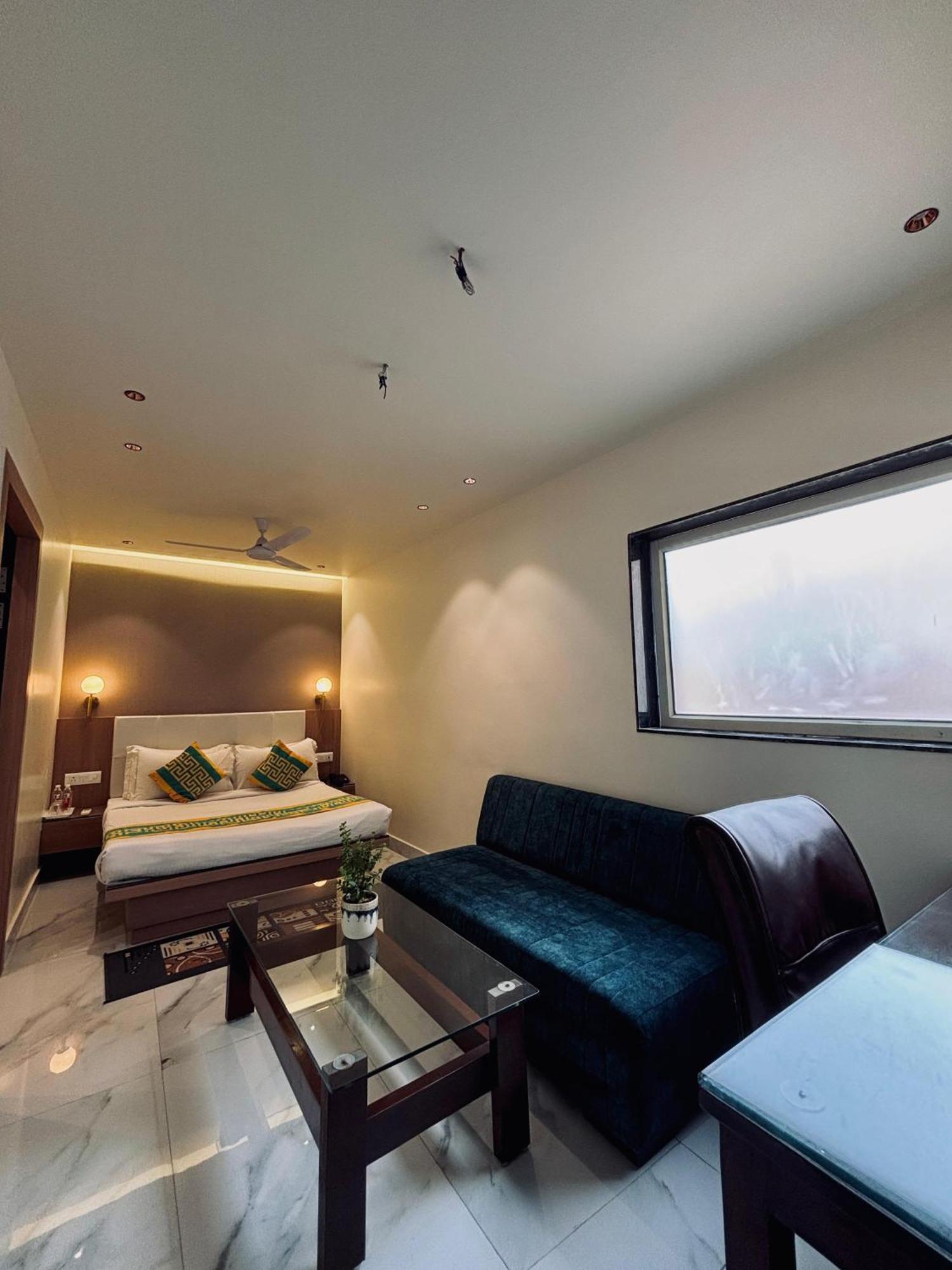 Taj Inn Hotel Агра Экстерьер фото